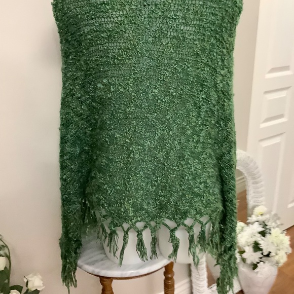 Gorgeoys Bouclé Green Cape fits med to large - Picture 8 of 11
